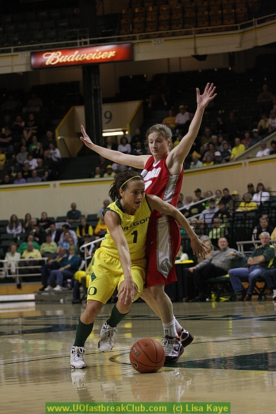 GOOD! LAYUP by Lilley, Taylor [PNT].  UO 15, New Mexico 18